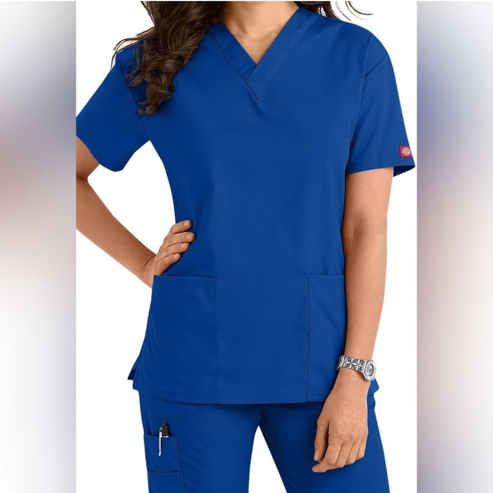 Dickies 3 Pocket V-neck Scrub Top Size Medium